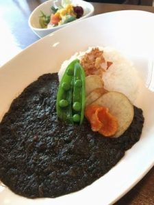 今はカレーが食べれる