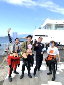 ふれてください…。