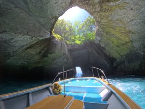 ダイビング前に異世界転送？堂ヶ島の洞窟トンネルが完全にファンタジー